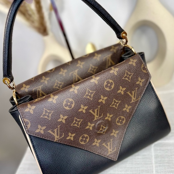 SOLD Louis Vuitton Black Calfskin & Brown Monogram Coated Canvas Double V Bag - Picture 8 of 17